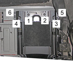 Seat Assembly - 2nd Row - LH (Remove and Replace)