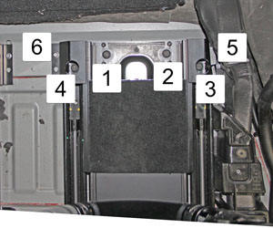 Seat Assembly - 2nd Row - LH (Remove and Install)