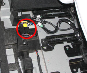 Seat Assembly - 2nd Row - LH (Remove and Install)