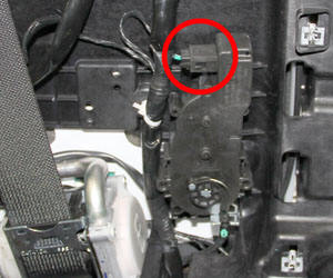 Latch Actuator - 2nd Row Seat - LH (Remove and Replace)