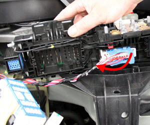 Fuse Box - Underhood (Remove and Replace)