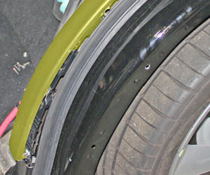 Racetrack Trim - Lower - LH (Remove and Replace)