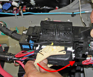 Fuse Box - Underhood (Remove and Replace)