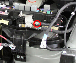 Fuse Box - Underhood (Remove and Replace)