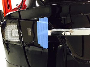 Applique - Liftgate (Remove and Replace)