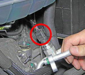 Pipe - High Pressure - Compressor to Condenser (Remove and Replace)