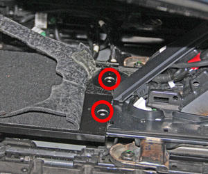 Seat Assembly - 2nd Row - LH (With Broken Seat Track Motor) (Remove)