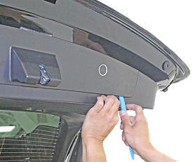 Trim - Liftgate - Lower (Remove and Replace)